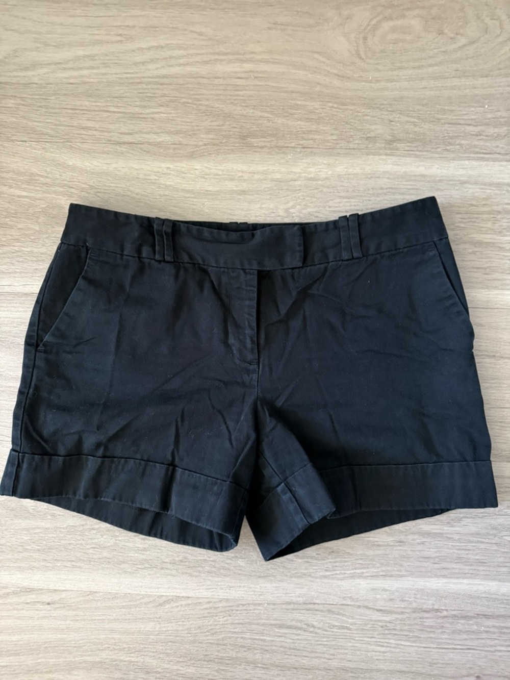 Ann Taylor Black Cuffed Women's Shorts, Size 10